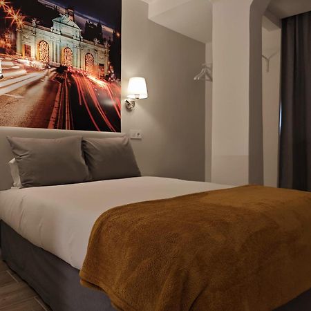 Hostal Fronton Alcobendas Eksteriør billede