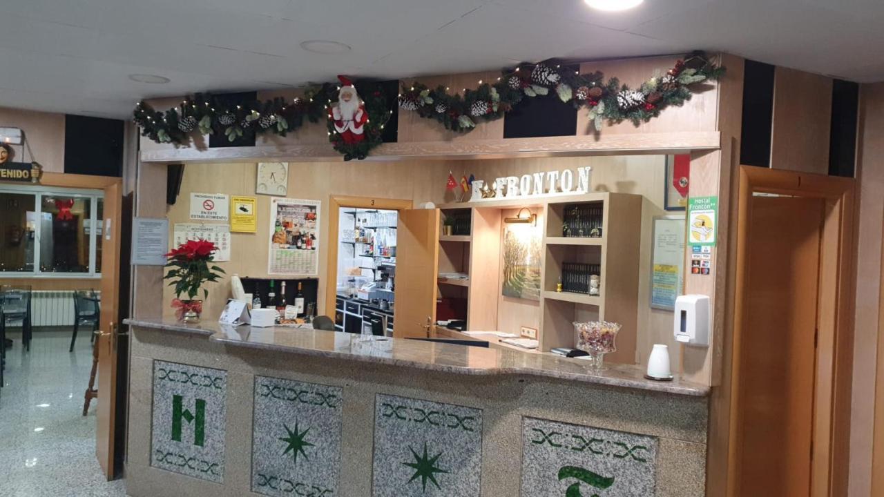 Hostal Fronton Alcobendas Eksteriør billede