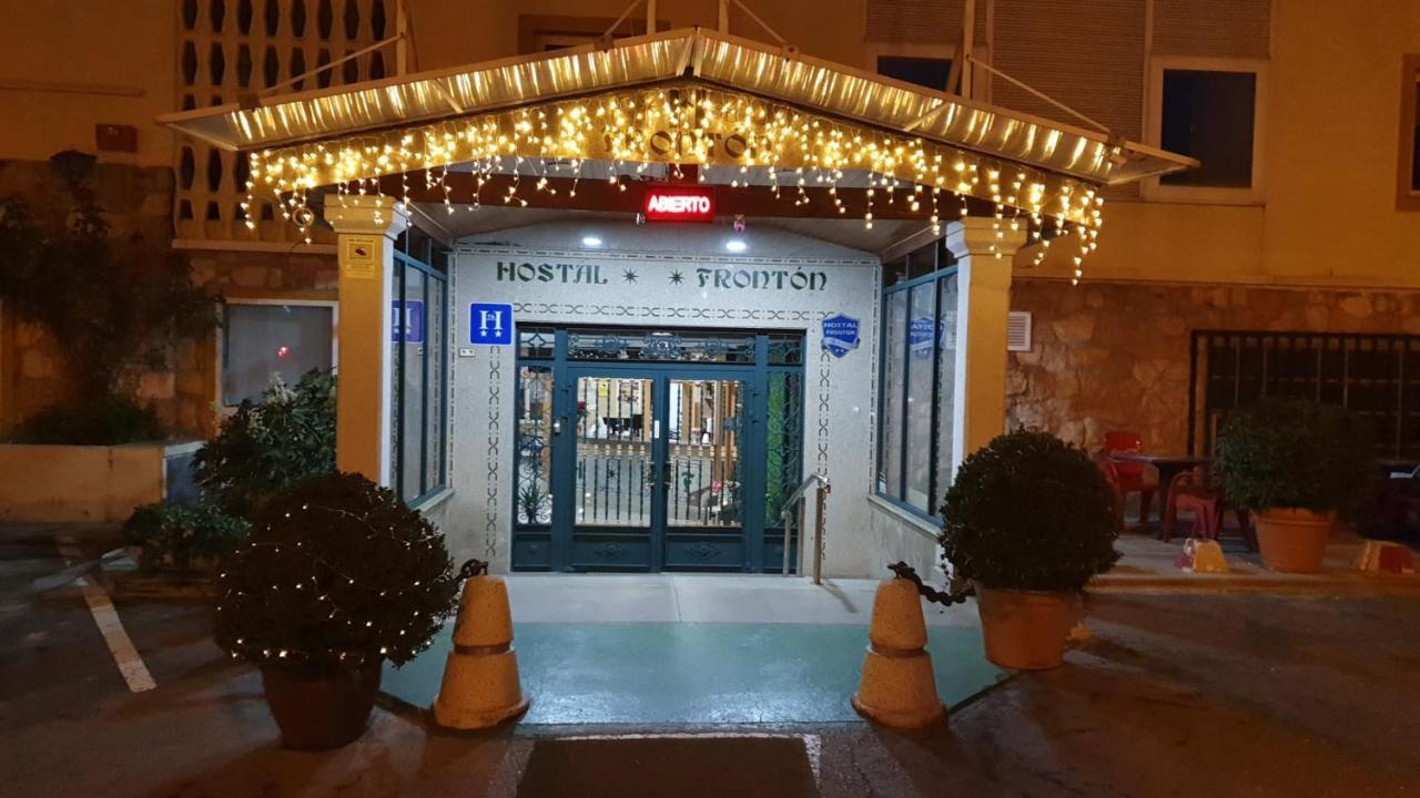 Hostal Fronton Alcobendas Eksteriør billede