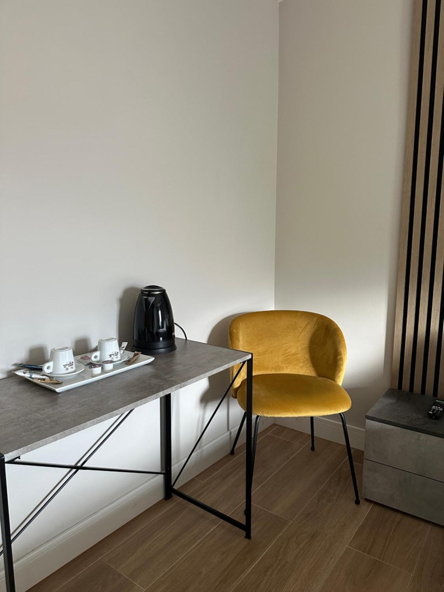 Hostal Fronton Alcobendas Eksteriør billede