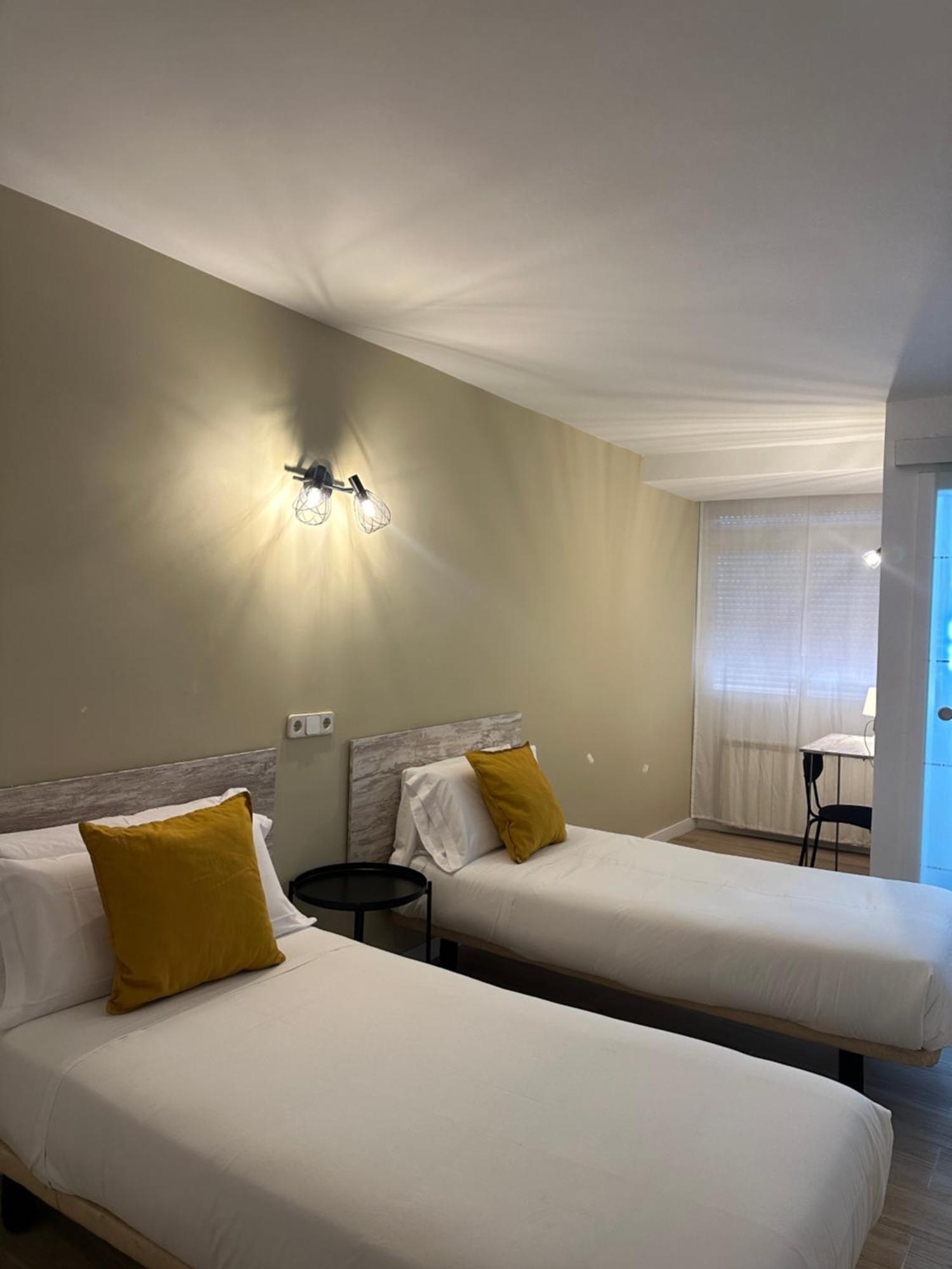 Hostal Fronton Alcobendas Eksteriør billede