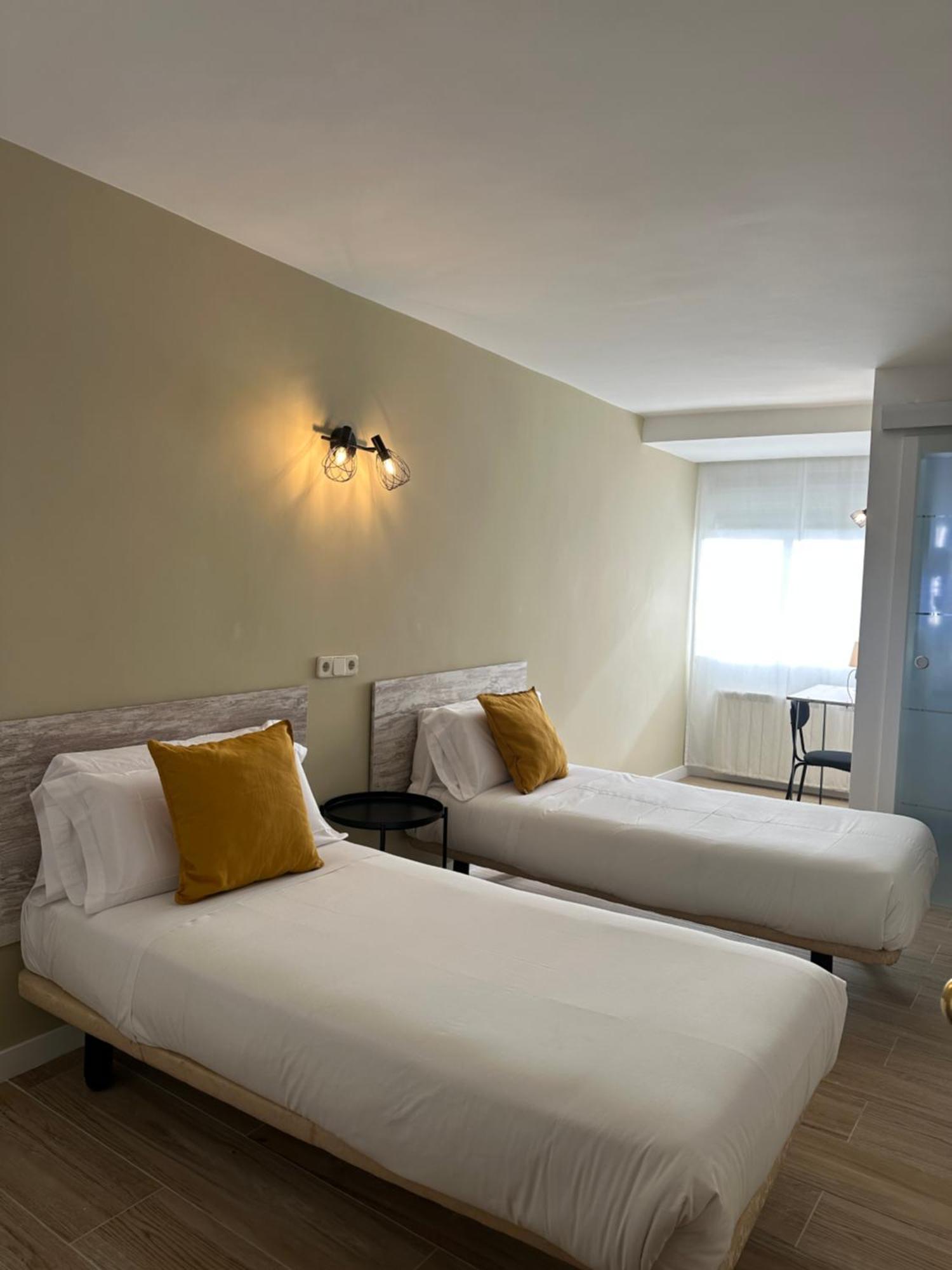 Hostal Fronton Alcobendas Eksteriør billede