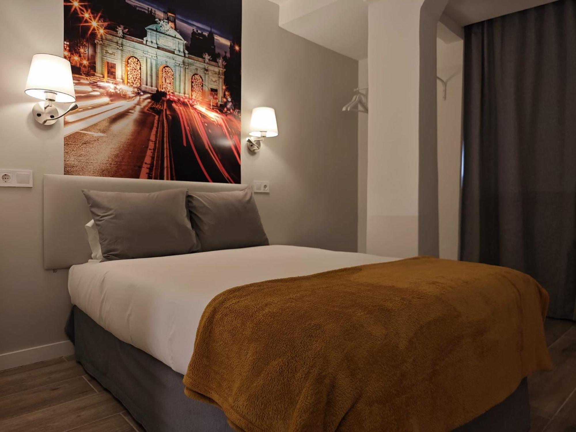 Hostal Fronton Alcobendas Eksteriør billede