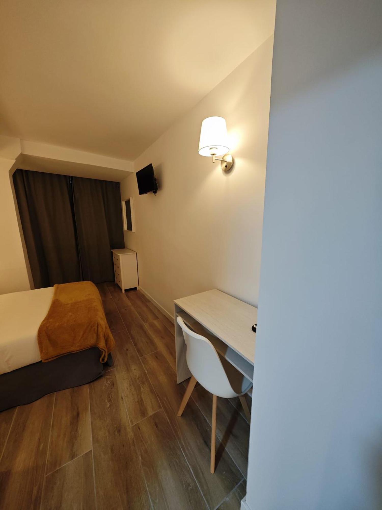 Hostal Fronton Alcobendas Eksteriør billede
